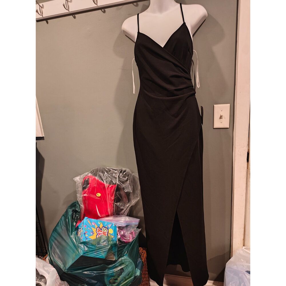 Lulu's black maxi dress NWT from nordstrom small